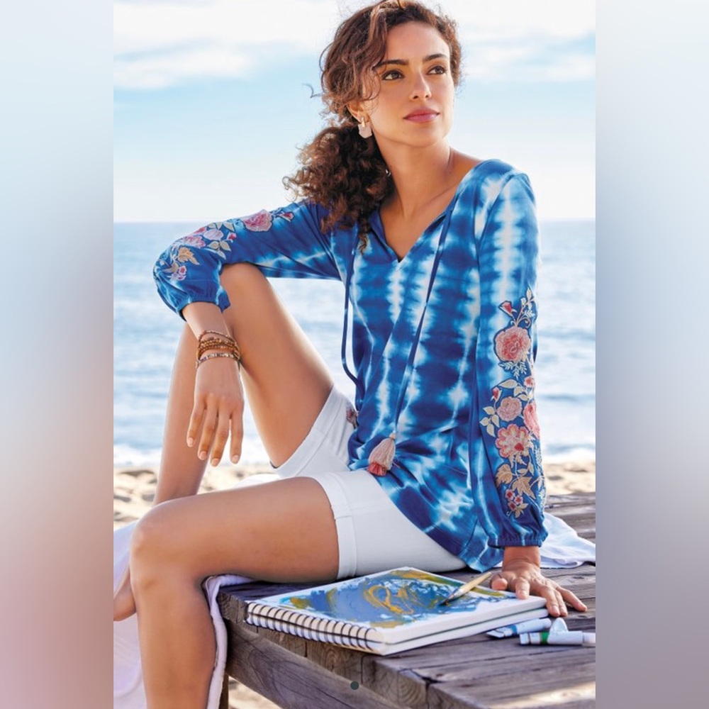 Soft Surroundings Eaven Waves Blue Tie Dye Tunic With Embroidered Floral Sleeves